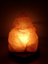 3,361 Kg Salzstein-Lampe Pyramiden-Kegel-Form Esoterik Feng Shui Geschenk