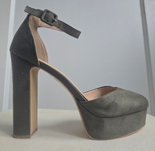 Khaki Sandalen mit hohem