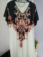 Attraktive Damen Kleid Schwarz - Weiß in Gr. 48 von Fashion.