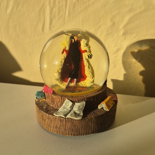 Disney store cruella vil - disney,