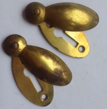 Vintage Metall viktorianisches Schlüsselhaus Tür Schlüsselloch Schlösser Messing Ausschnitt Paar 2 