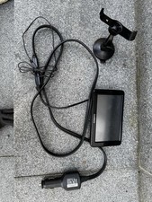 Garmin Nüvi 2595 LM Navi Navigationsgerät Halter + Ladekabel 