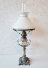 Schöne antike Petroleumlampe