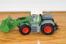 Siku 1:32 Fendt 4WD  Farm Toy