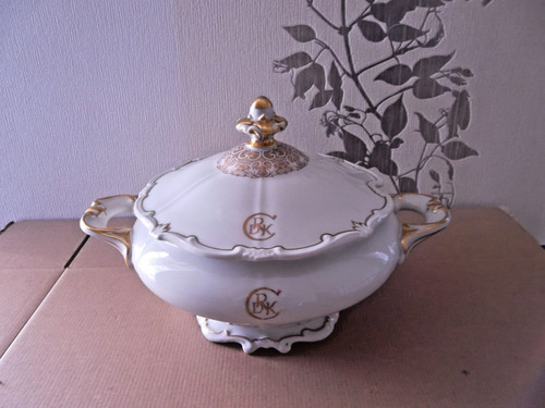 Alte suppenterrine mit - alte,