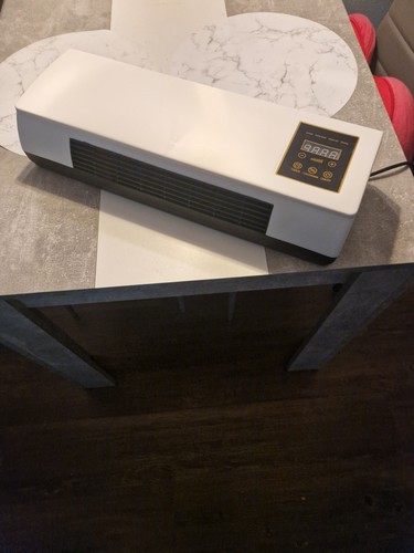 Wandmontierter elektrischer
