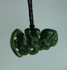 Hei Tiki Maori Nephrit Jade Carving aus Neuseeland mit Schmucktäschchen