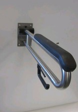 HEWI Stützklappgriff Edelstahl 700mm gepolsterte Auflage Toilettenpapierhalter