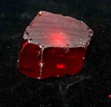 NATÜRLICHER GRANAT EDELSTEIN