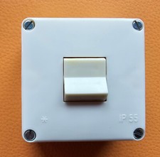 DDR: Aufputz-Schalter, IP 55, 1 Loch für Kabel (vermutl.  neu, Funktion gepr.)