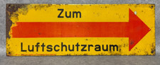 Blechschild Zum Luftschutzraum 42 x 14,5 cm Hinweisschild Vintage Antik Rarität