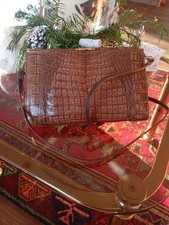 Vintage. Dunkelbraune Kroko