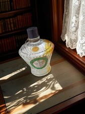 Alte leere Flasche Eau de