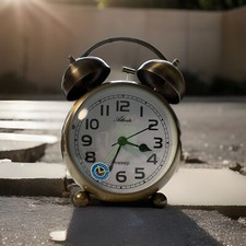 Atlanta großer Wecker 2102/9 Quarz analog Gold Glockenwecker leise Licht Gut