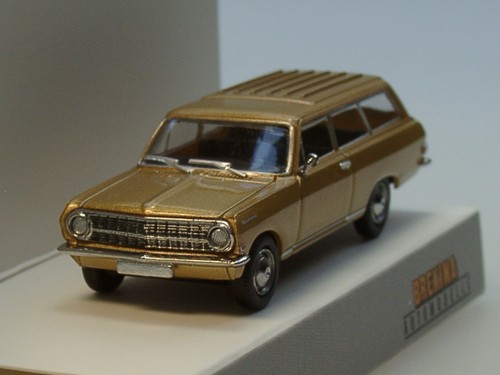 Brekina opel rekord caravan - brekina,