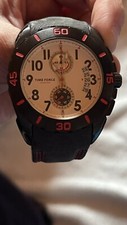 Time Force 100 Meter Uhr , Schwarz mit Roten Zahlen auf Der Lünette