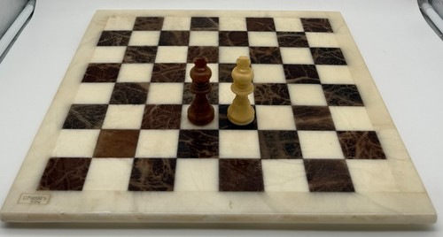 Schach schachbrett mit figuren - mit,
