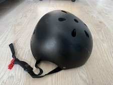 Schwarzer Fahrrad Helm, Skater