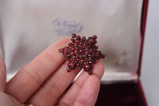 Brosche mit Granat  alt Tombak