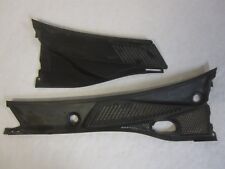 Renault Clio 2 II 1.2L - Windabweiser Abdeckung 7700410608 Windlauf 7700410609