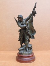 HIPPOLYTE MOREAU (1832-1927) METALL FIGUR SKULPTUR SOLDAT MIT FAHNE "JAMAIS !!!"