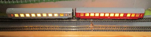 Schnellzugwagen silber und