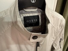 Neue Jacke von Guess, Slim