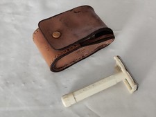 Aus einer Auflösung: toller kleiner Rotbart Rasierer mit Tasche