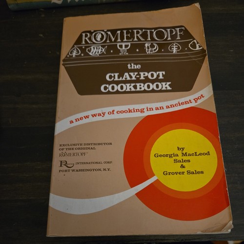 Romertopf clay pot - clay,