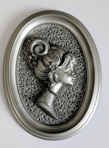 Relief plakette junge frau - plakette,
