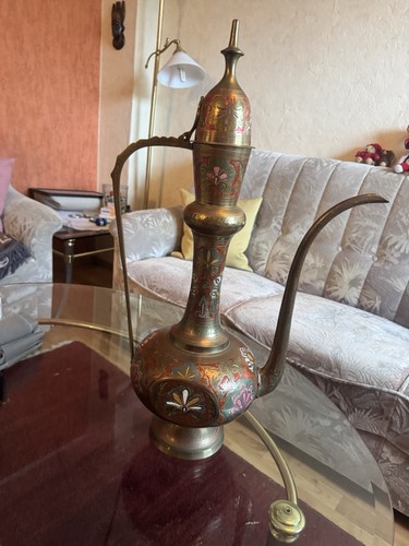 Vintage krug aus messing mit - krug,