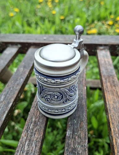 Kleiner krug zinndeckel - krug,,
