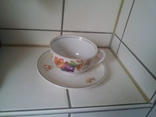 eine VEB Triptis Kaffeetasse mit Untertasse & Blütendekor ,nie Gebraucht,Neuw.