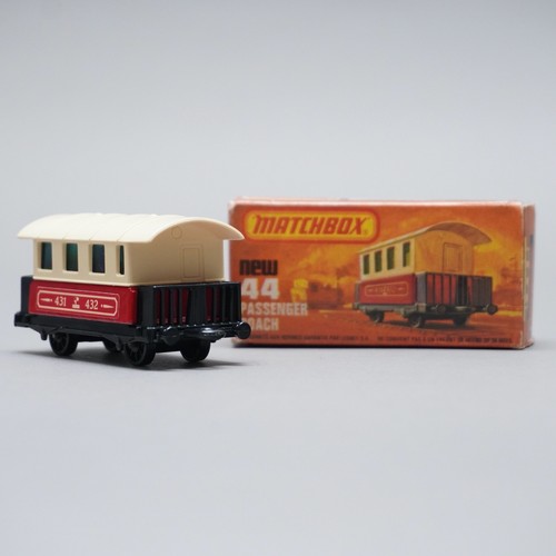 Matchbox new passenger - 44,