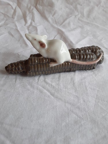 Porzellanfigur maus auf - porzellanfigur,