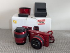 Nikon 1 J1 Digitalkamera + NIKKOR 10-30mm + NIKKOR 30-110mm