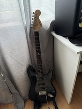 Squier by Fender Sonic Stratocaster Black MN Einsteiger E-Gitarre HSS