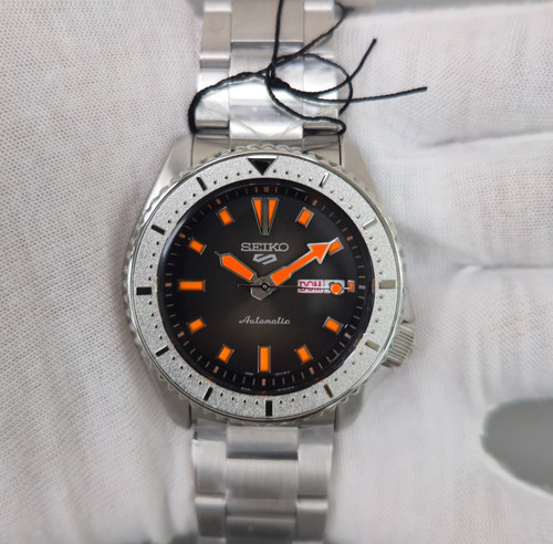 Seiko sports srpl47k1 skx - 5,