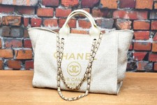 CHANEL Deauville Totebag Tweed