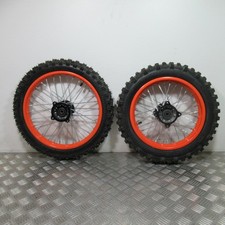 Vorder- und Hinterräder ORION