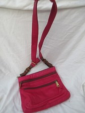 Hot Pink Leder Handtasche von