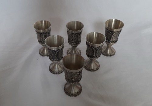 Sechs zinnbecher mit - sechs,
