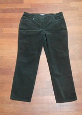 TOP! Dunkelgrüne Cordhose