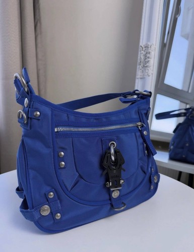 Ggl george gina lucy blue - gina,