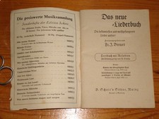 Buch mit Lied Texten. Alle