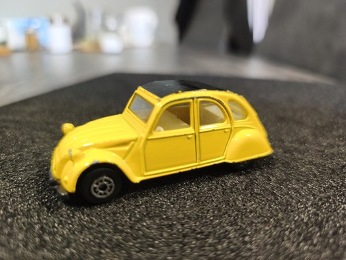 Citroen 2cv von maisto - citroen,