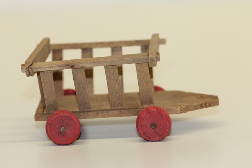 Alter kleiner leiterwagen -  alter, kleiner leiterwagen