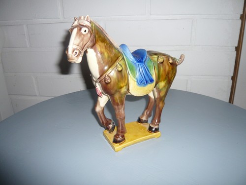 Keramik pferd mit sattel - keramik-pferd,