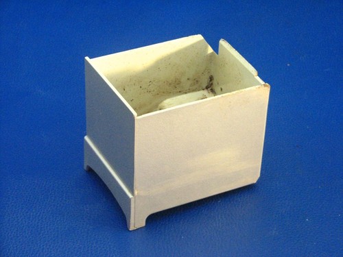 Tresterbehälter silber aus