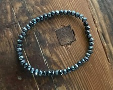 Schimmerndes Armband  - NEU - schwarz - Perlen 2mm x 4mm - Weite 17cm - Glas!!